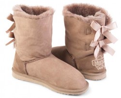Classic Bow Ugg