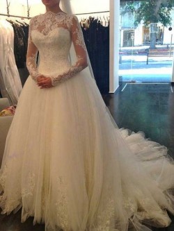 Ball Gown Scalloped Neck Lace Tulle Chapel Train Beading Wedding Dresses in UK