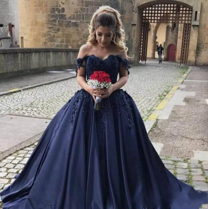 Elegant Navy Blue V-Neck Prom Dresses Lace Applique With Sweep Train Formal Evening Dresses Wear ...